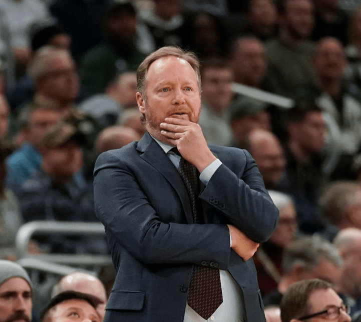 雄鹿出现进攻瓶颈,关键时刻缺乏冷静的简单介绍 雄鹿出现进攻瓶颈,关键时刻缺乏冷静的简单介绍