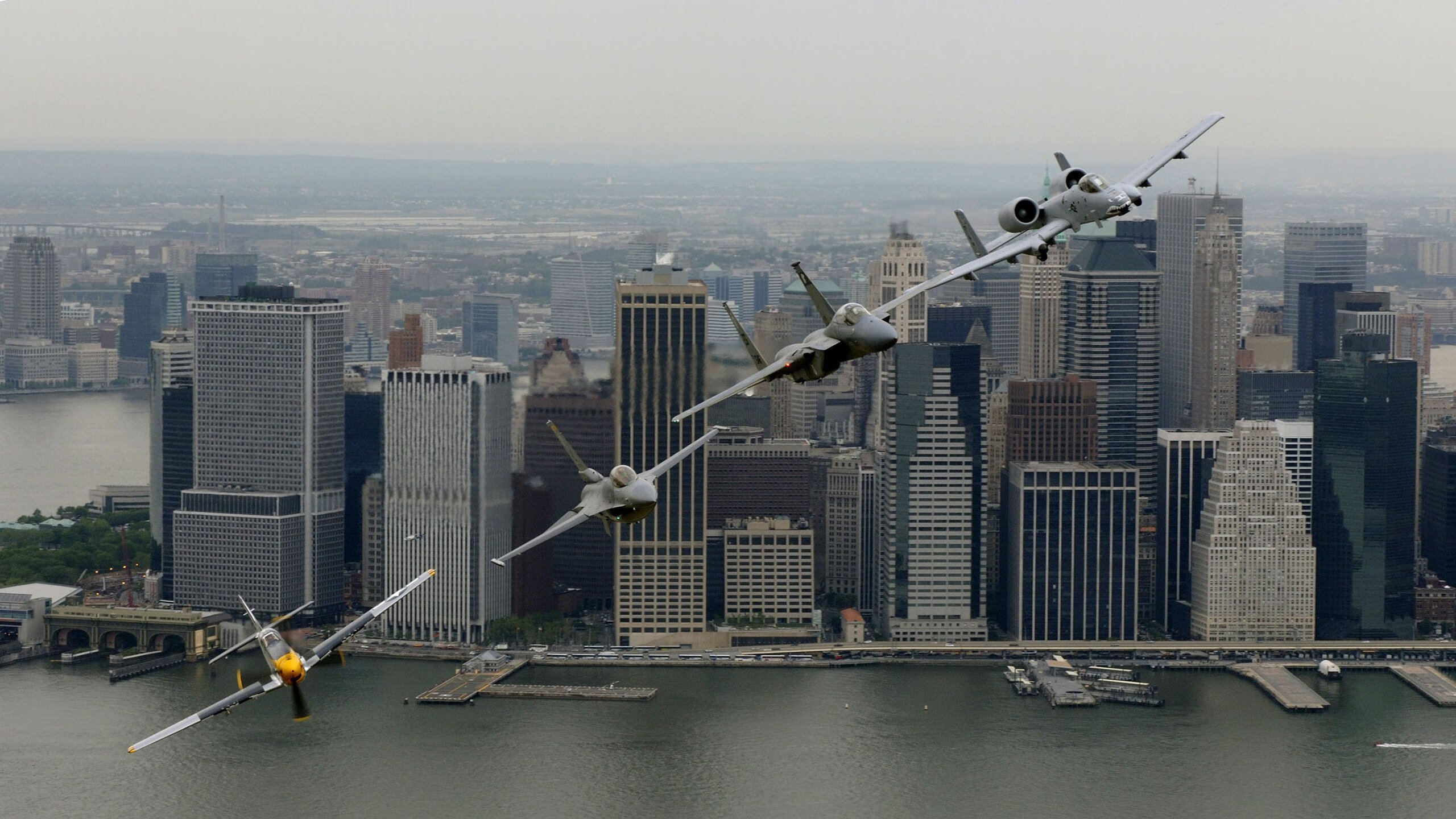 赛道与球场,F1新赛季揭幕战与广东队制霸活塞的双重奏