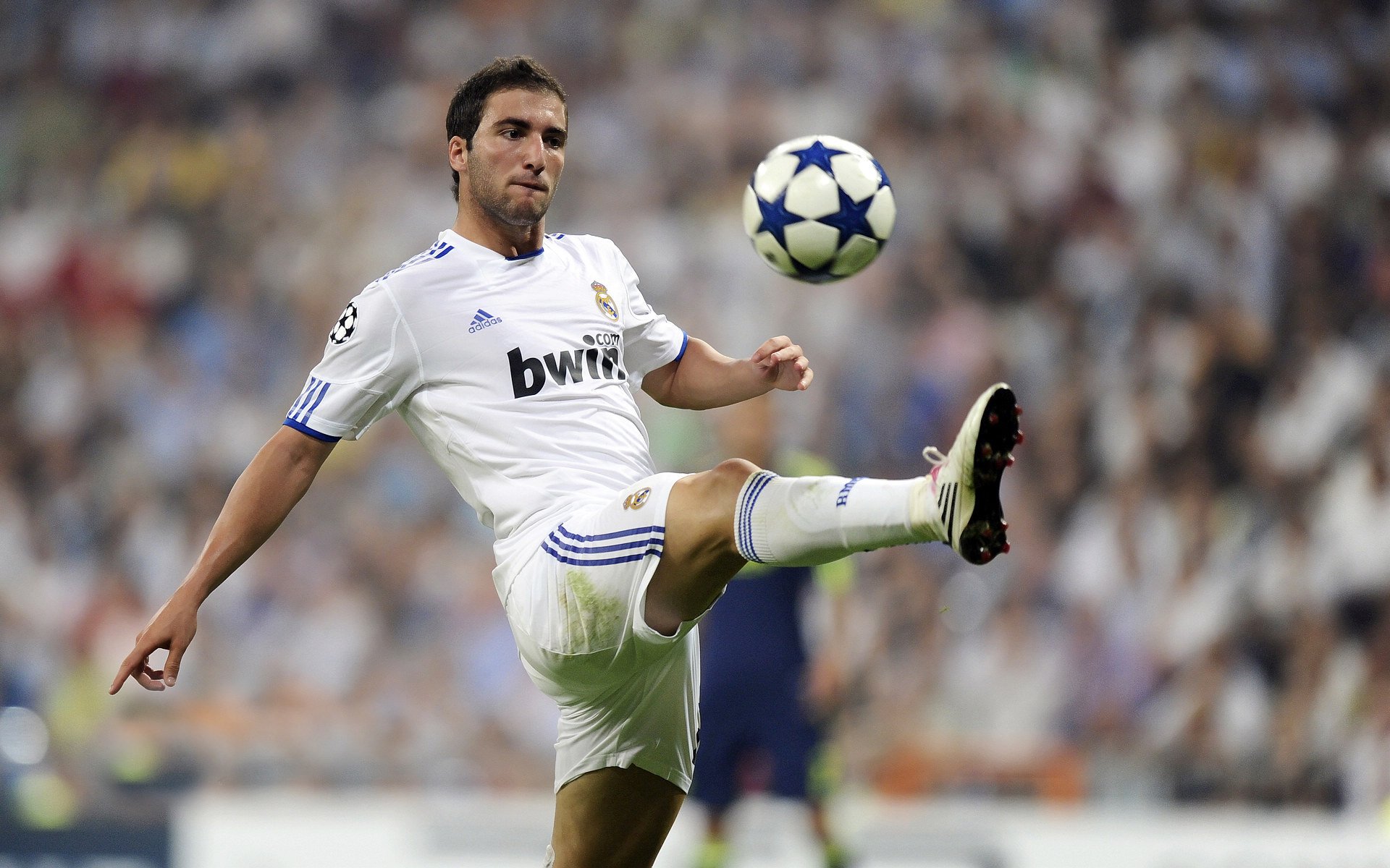 从里斯本到杜塞尔多夫,葡萄牙队的绝地反击与奥恰洛夫的时代宣言