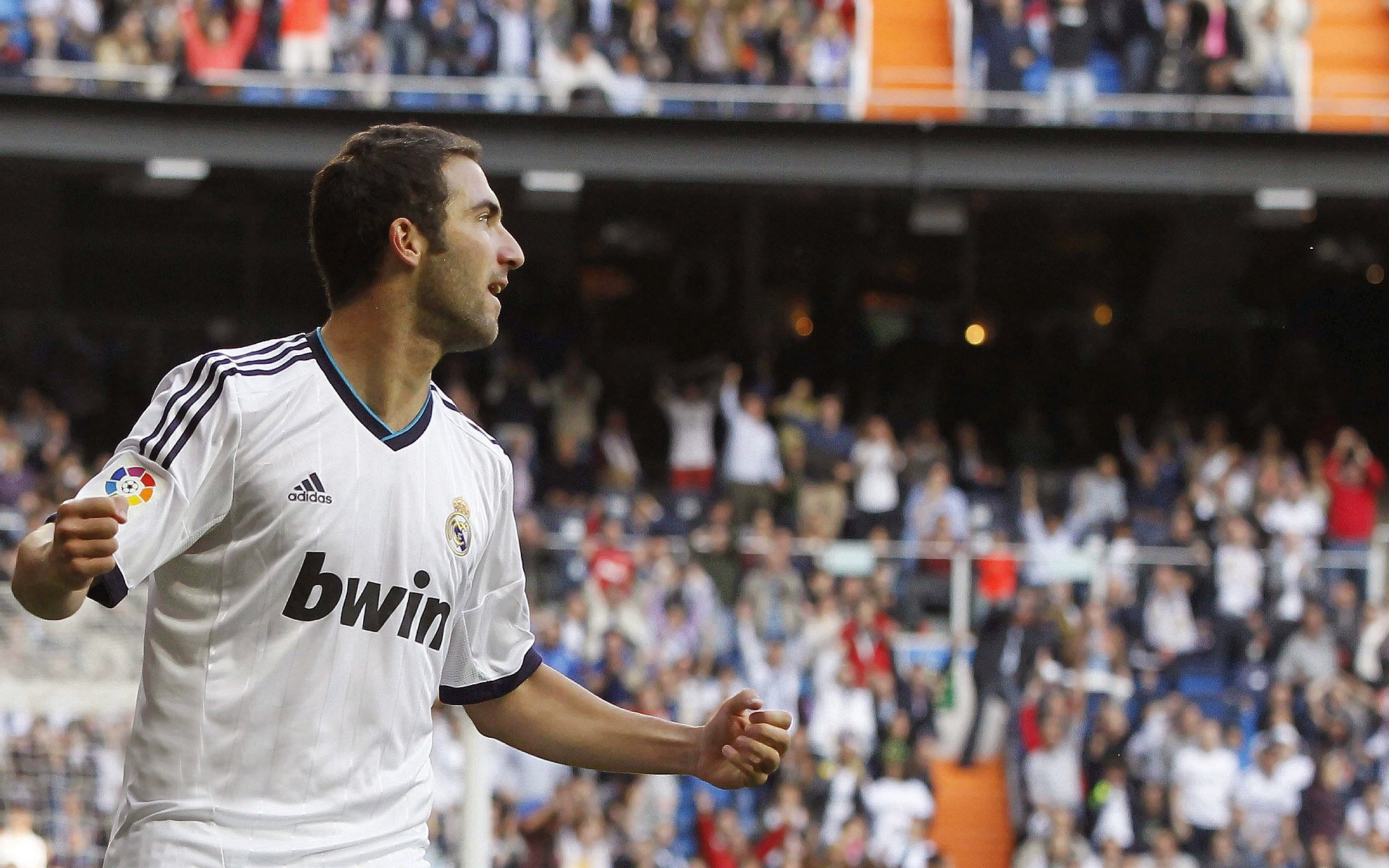 绝杀时刻，威廉姆斯终结迈凯伦神话，周冠宇书写中国速度新篇章